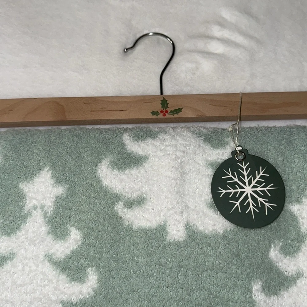 Christmas teal Christmas tree extra cozy feather knit throw 🎄🎄